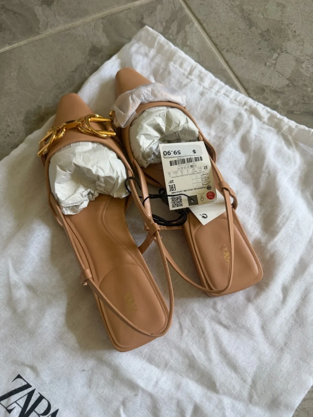 Nude chain design pointed toe sling back flats - Picture 2 of 5